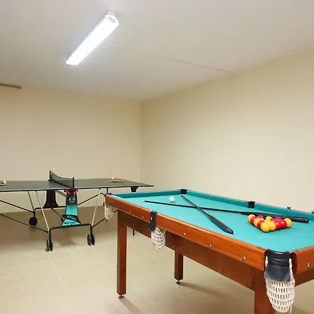 Villa In Albufeira With Private Pool & Beaches Villa *