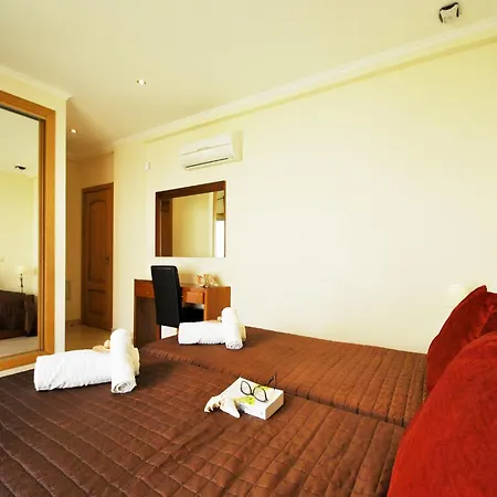 Villa Villa In Albufeira With Private Pool & Beaches