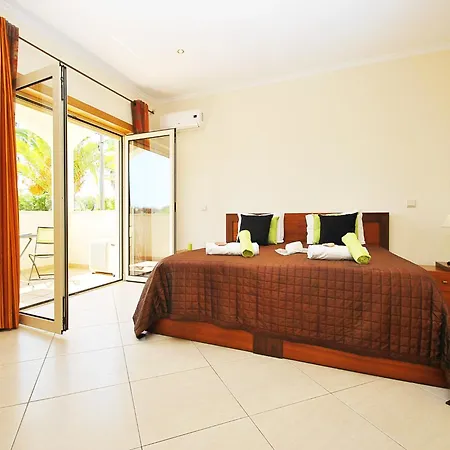 Villa In Albufeira With Private Pool & Beaches Villa *