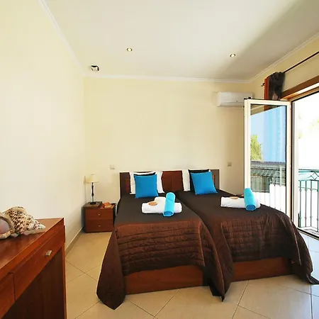 Villa Villa In Albufeira With Private Pool & Beaches *