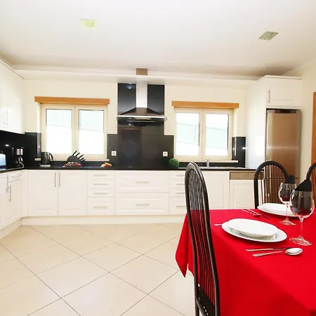 Villa Villa In Albufeira With Private Pool & Beaches Albufeira