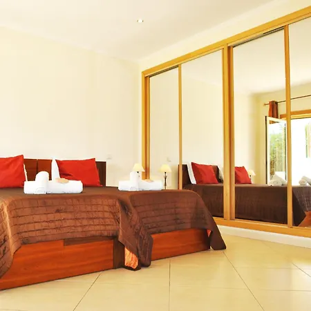 Villa Villa In Albufeira With Private Pool & Beaches